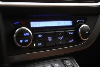 Toyota Auris, 1.8, 73 kW, hybrid, automatic, front-wheel drive