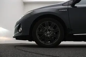 Toyota Auris, 1.8, 73 kW, hybrid, automatic, front-wheel drive
