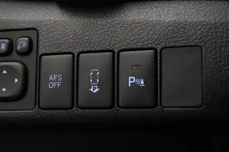 Toyota Auris, 1.8, 73 kW, hybrid, automatic, front-wheel drive