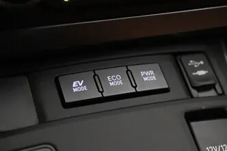 Toyota Auris, 1.8, 73 kW, hybrid, automatic, front-wheel drive