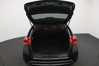 Toyota Auris, 1.8, 73 kW, hybrid, automatic, front-wheel drive