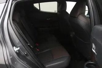 Toyota C-HR, 1.8, 72 kW, hybrid, automatic, front-wheel drive