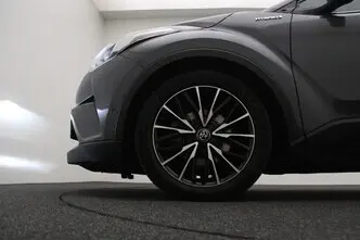Toyota C-HR, 1.8, 72 kW, hybrid, automatic, front-wheel drive