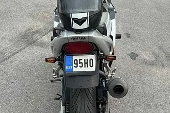 Yamaha YZF 600R, 0.6, 71 kW, bensiin, manuaal, esivedu