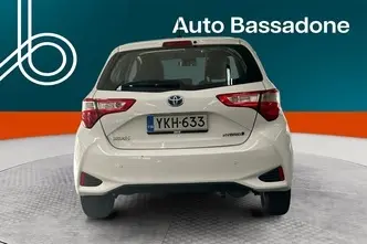 Toyota Yaris, 1.5, 54 kW, гибрид, автомат, передний привод