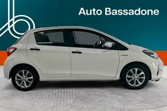 Toyota Yaris, 1.5, 54 kW, гибрид, автомат, передний привод
