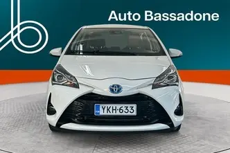 Toyota Yaris, 1.5, 54 kW, гибрид, автомат, передний привод