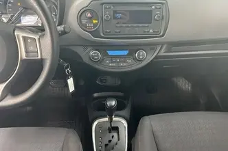 Toyota Yaris, 1.5, 54 kW, гибрид, автомат, передний привод