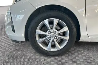 Toyota Yaris, 1.5, 54 kW, гибрид, автомат, передний привод