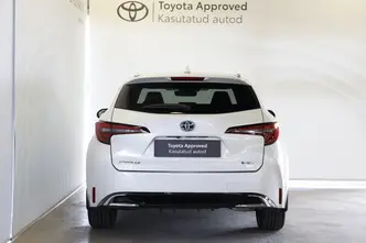 Toyota Corolla, 1.8, 72 kW, hybrid, automatic, front-wheel drive