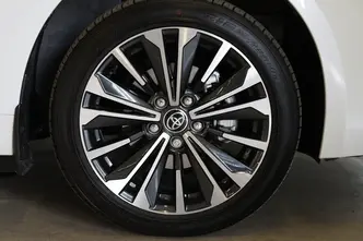 Toyota Corolla, 1.8, 72 kW, hybrid, automatic, front-wheel drive