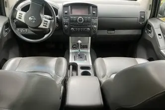 Nissan Navara, 3.0, 170 kW, diesel, automatic, four-wheel drive
