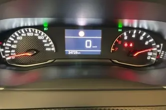Peugeot 208, 1.2, 55 kW, бензин, механическая, передний привод