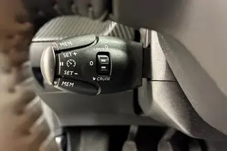 Peugeot 208, 1.2, 55 kW, бензин, механическая, передний привод