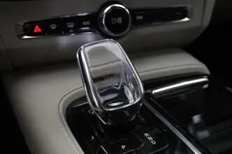 Volvo V90, 2.0, 223 kW, plug-in hybrid, automatic, front-wheel drive