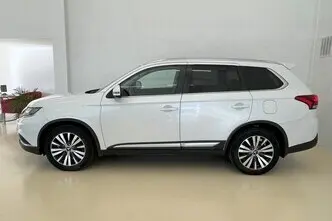 Mitsubishi Outlander, 2.0, 110 kW, petrol, automatic, four-wheel drive