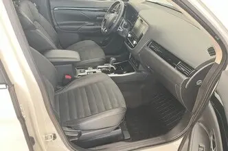 Mitsubishi Outlander, 2.0, 110 kW, petrol, automatic, four-wheel drive