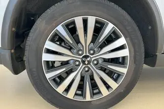 Mitsubishi Outlander, 2.0, 110 kW, petrol, automatic, four-wheel drive