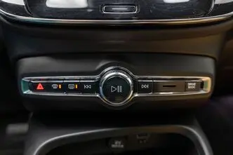 Volvo XC40, 2.0, 110 kW, бензин, автомат, передний привод