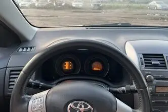 Toyota Corolla, 1.6, 91 kW, бензин, механическая, передний привод