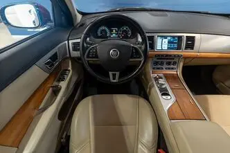 Jaguar XF, 2.2, 147 kW, дизель, автомат, задний привод