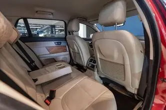 Jaguar XF, 2.2, 147 kW, дизель, автомат, задний привод
