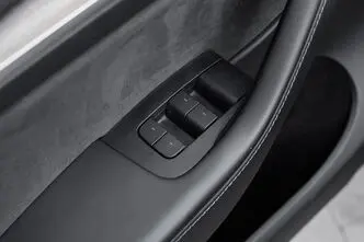 Tesla Model Y, 378 kW, elekter, automaat, nelikvedu