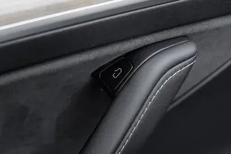 Tesla Model Y, 378 kW, elekter, automaat, nelikvedu