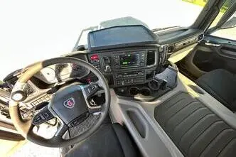 Scania P410, 302 kW, diisel, automaat