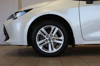 Toyota Corolla, 1.8, 72 kW, гибрид, автомат, передний привод