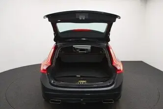 Volvo V60, 2.4, 162 kW, plug-in hybrid, automatic, four-wheel drive