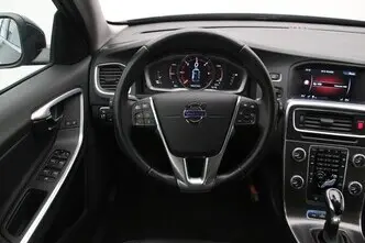 Volvo V60, 2.4, 162 kW, plug-in hybrid, automatic, four-wheel drive