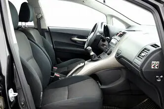Toyota Auris, 1.4, 96 kW, bensiin, manuaal, esivedu