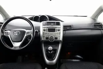 Toyota Verso, 2.0, 126 kW, дизель, механическая, передний привод