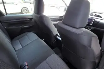 Toyota Hilux, 2.4, 110 kW, diisel, manuaal, nelikvedu