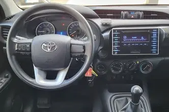 Toyota Hilux, 2.4, 110 kW, diisel, manuaal, nelikvedu