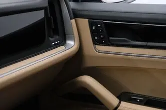 Porsche Cayenne, 3.0, 346 kW, pistikhübriid, automaat, nelikvedu