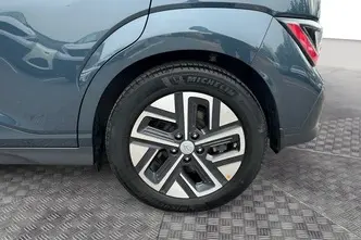 Hyundai Kona, electric, automatic, front-wheel drive