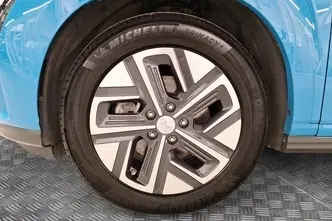 Hyundai Kona, electric, automatic, front-wheel drive