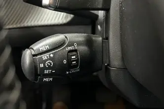 Peugeot 208, 1.2, 74 kW, bensiin, automaat, esivedu