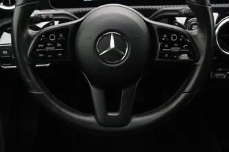 Mercedes-Benz A 180, 1.3, 100 kW, petrol, automatic, front-wheel drive