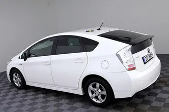Toyota Prius, 1.8, 99 kW, гибрид, автомат, передний привод