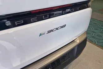 Peugeot 3008, 155 kW, электричество, автомат, передний привод