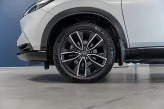 Honda HR-V, 1.5, 79 kW, hybrid, automatic, front-wheel drive