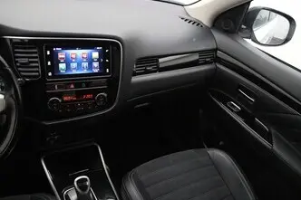 Mitsubishi Outlander, 2.4, 99 kW, pistikhübriid, automaat, nelikvedu
