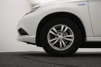 Mitsubishi Outlander, 2.4, 99 kW, pistikhübriid, automaat, nelikvedu