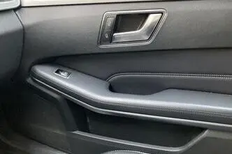 Mercedes-Benz E 220, diisel, automaat, tagavedu