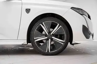 Peugeot 308, 1.2, 96 kW, petrol, automatic, front-wheel drive