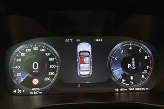 Volvo XC40, 2.0, 145 kW, гибрид, автомат, полный привод