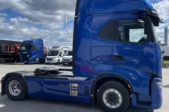 Iveco S-Way, 12.9, 368 kW, дизель, автомат, задний привод